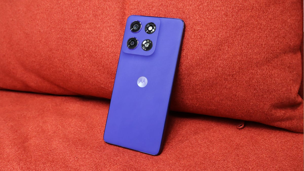 This $400 Motorola comes with a built-in stylus and twice the storage of rival phones