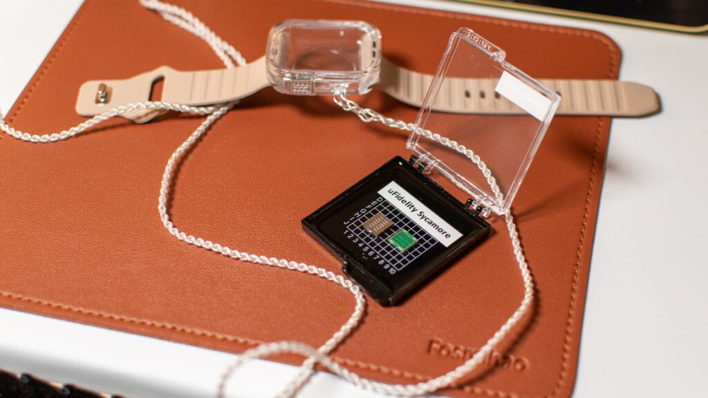 This Unconventional Speaker Gives Smartwatches a More Spacious Interior