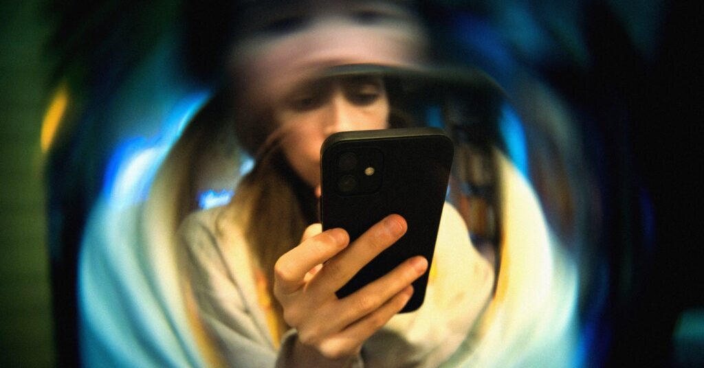 7 Ways to Limit Your Endless Doomscrolling 7 Ways to Limit Your Endless Doomscrolling