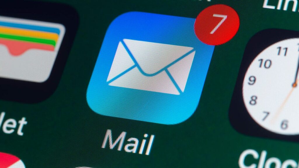 Apple Mail freezing after updating to iOS 18.5? Here's a fix you can try