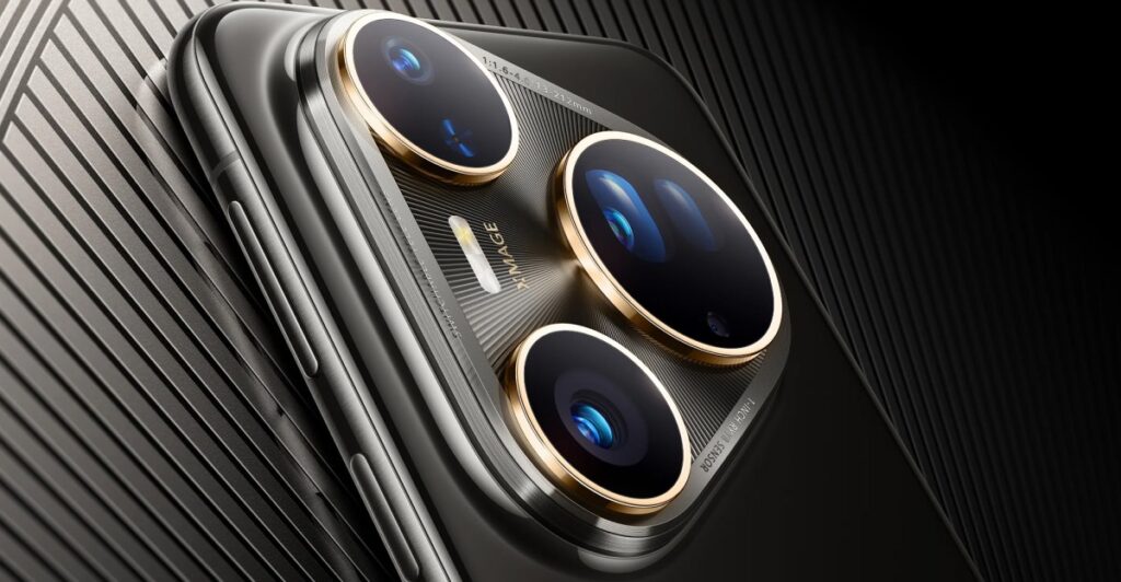 Huawei’s latest phone fits two telephoto lenses into one camera