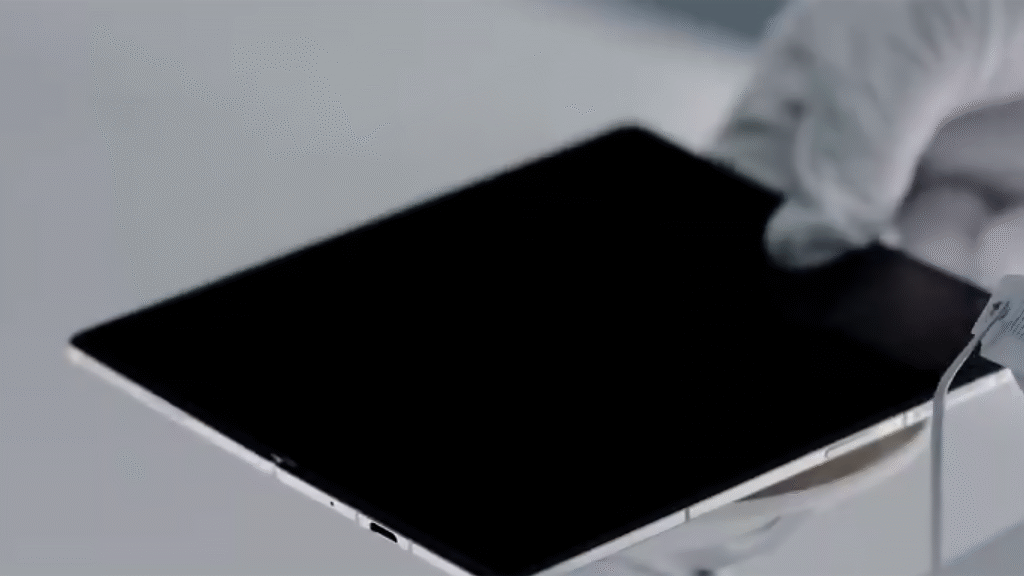 Thinner, lighter Samsung Galaxy Z Fold 7 rival teased Vivo X Fold 5 teaser video stills