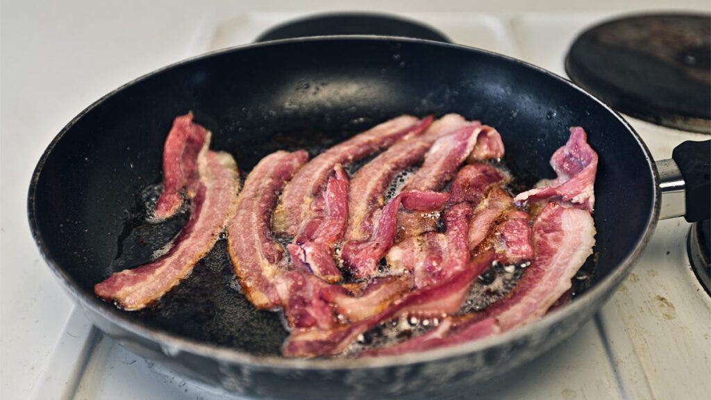 bacon in pan
