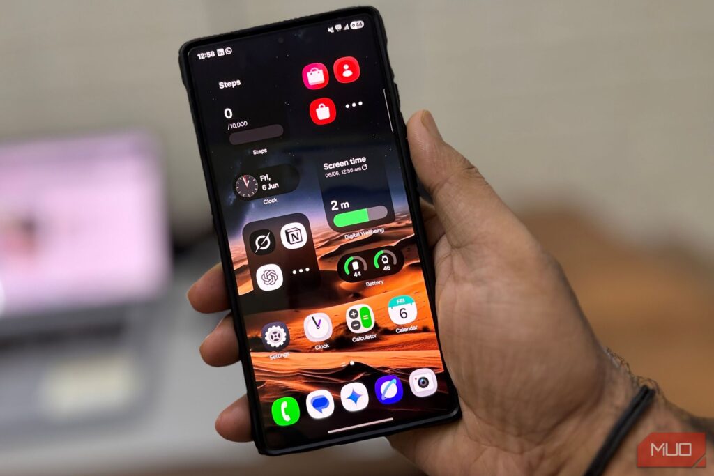I Turned Off These Samsung Settings and My Phone Stopped Dying So Fast