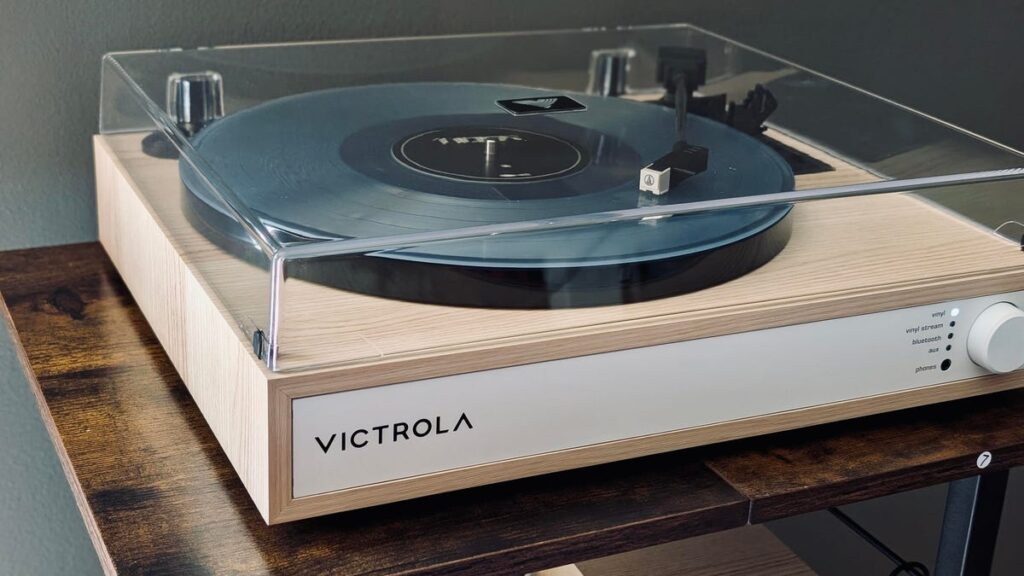 I ditched my Bluetooth speakers for this slick turntable - and it's more practical than I thought