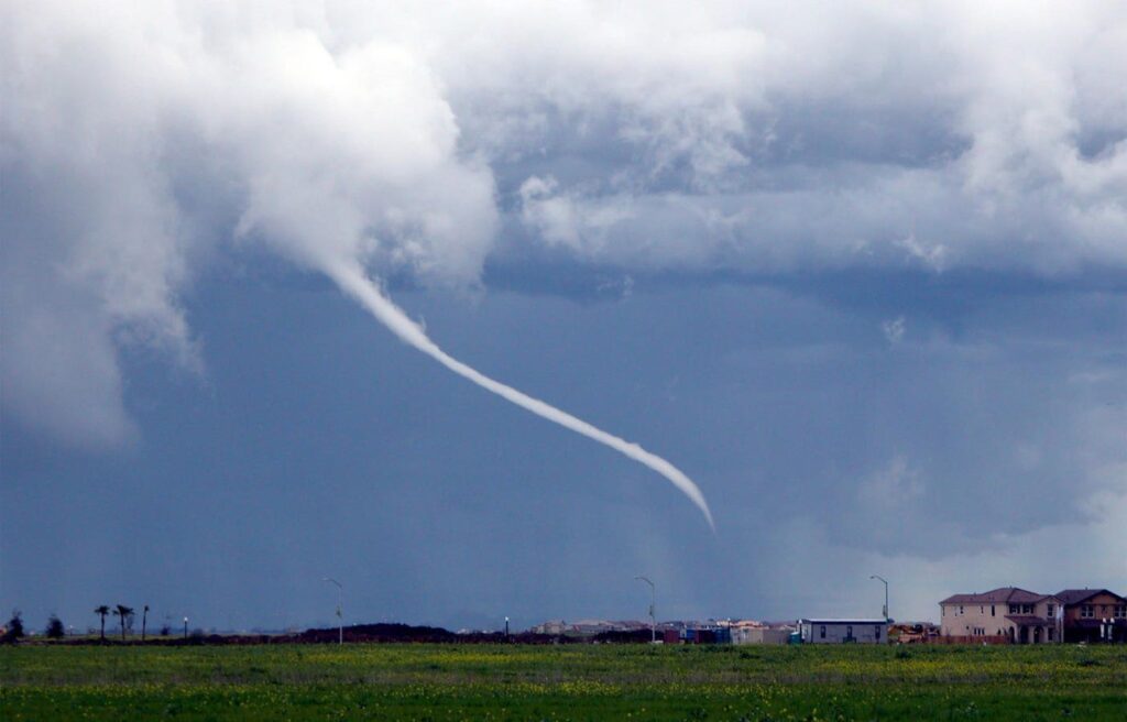 Scud Clouds Are Often Mistaken For Tornadoes