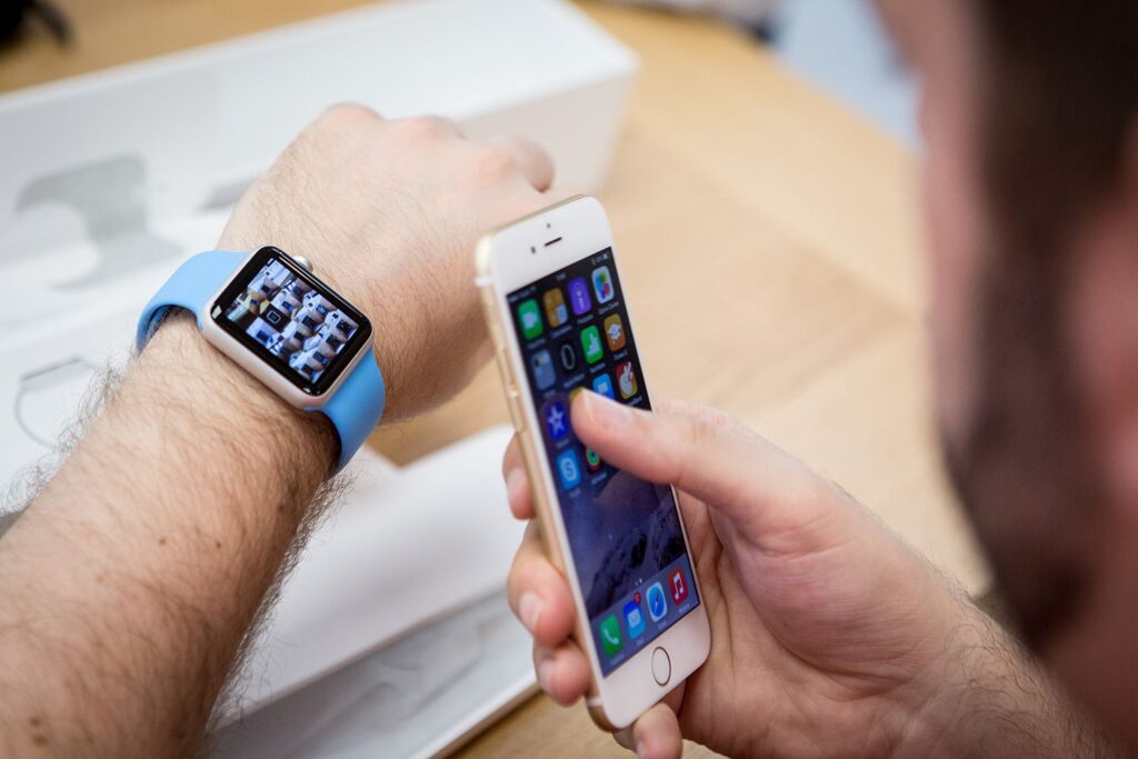 Switching Phones? Here’s How to Pair Your Apple Watch