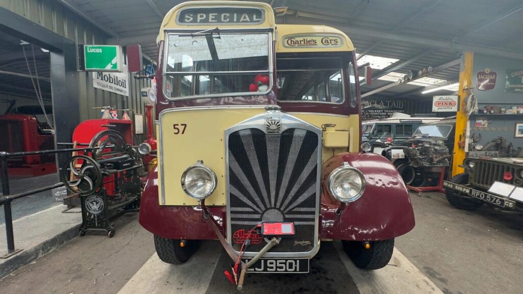 I jump-started a bus from the 1930s with this power bank – here’s the verdict I jump-started a bus from the 1930s with this power bank - here's the verdict