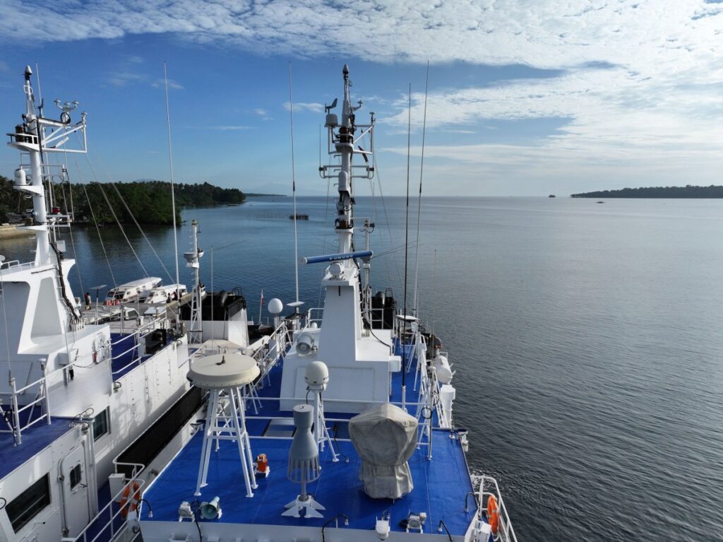Quartermaster's SmartMast system set up on a vessel